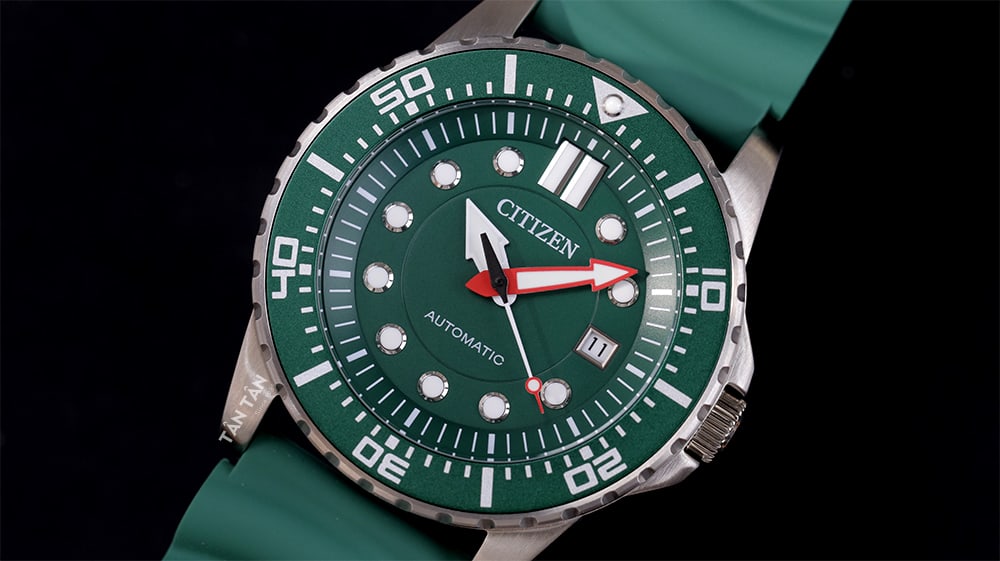 Đồng hồ Citizen NJ0129-10X Mặt số màu xanh hulk với chuẩn Diver Watch
