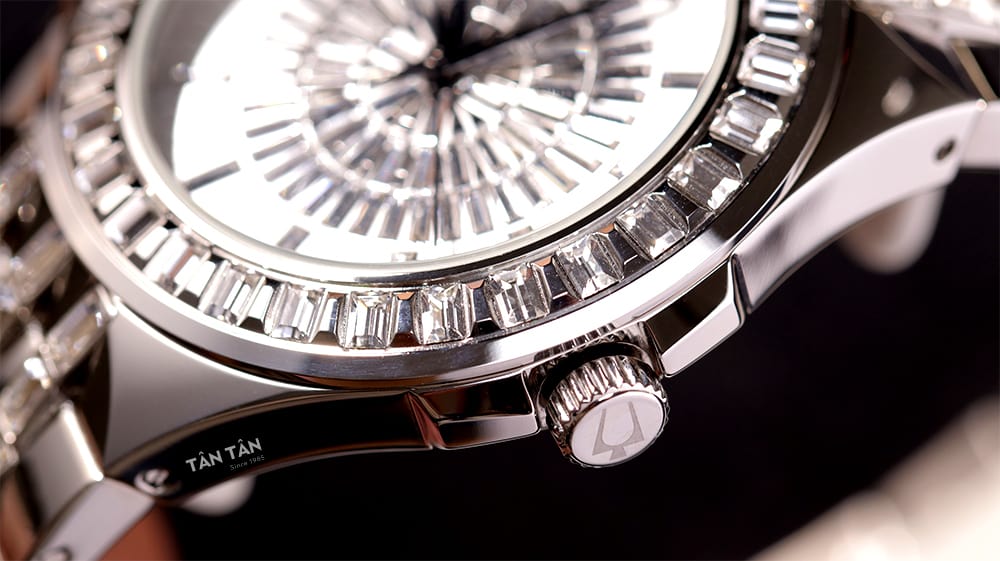 Đồng hồ Bulova 96A236 - Thiết kế vỏ thép đánh bóng sang trọng