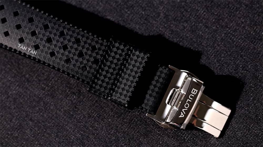 Đồng hồ Bulova 98A52 - Dây đeo cao su tích hợp khóa cân bằng tiện lợi