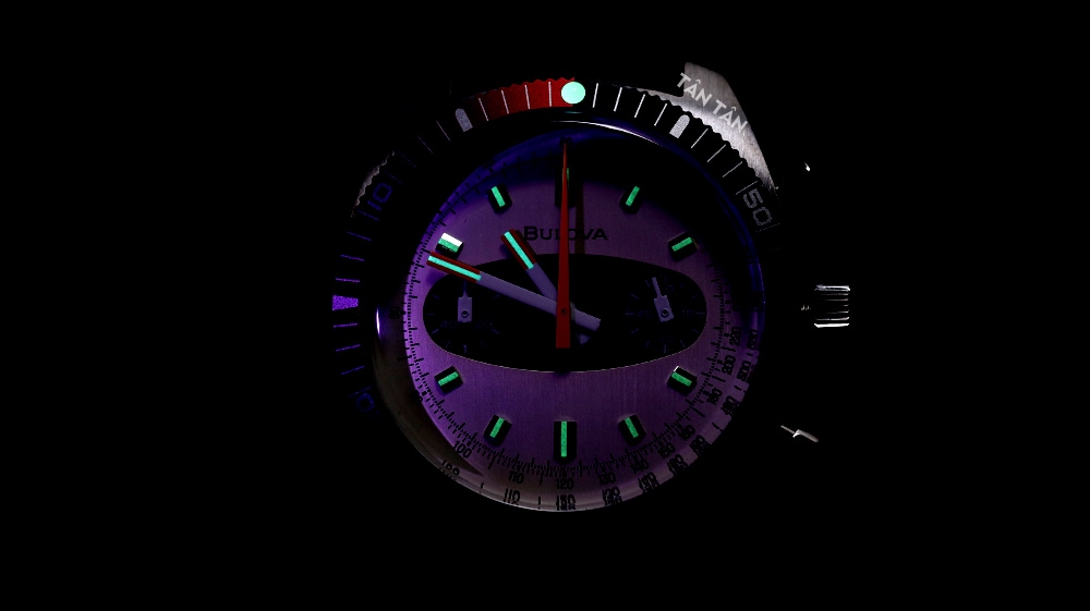 Đồng hồ Bulova 98A52 - Bộ kim và cọc số phủ dạ quang tiện lợi