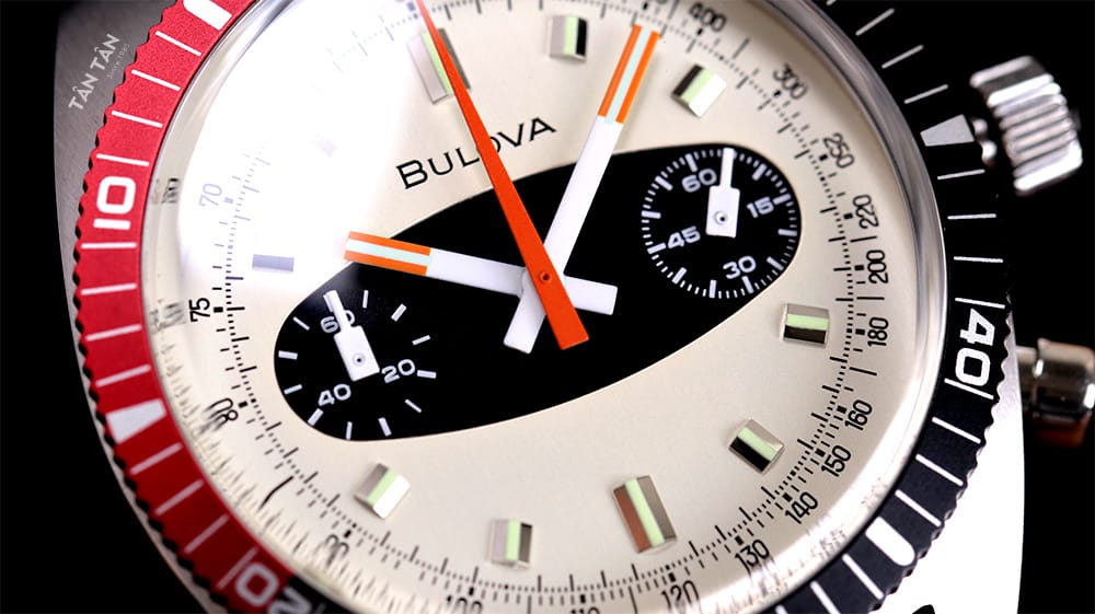 Đồng hồ Bulova 98A52 - Phần giữa đồng hồ với thiết kế như tấm ván lướt sóng