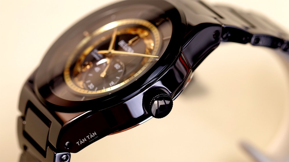 Đồng hồ Bulova 98A291 - Thiết kế vỏ đồng hồ bóng loáng