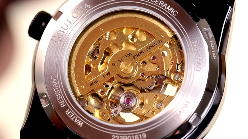 Đồng hồ Bulova 98A291 - Mặt sau đồng hồ thiết kế lộ máy