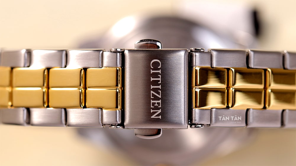 Đồng hồ Citizen EU6084-57A - Dây đeo demi sang trọng