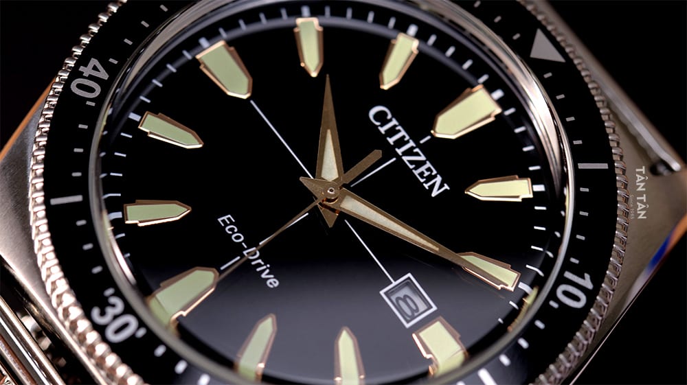 Đồng hồ Citizen AW1590-55E - Các chi tiết trên mặt số đồng hồ được làm với độ hoàn thiện cao