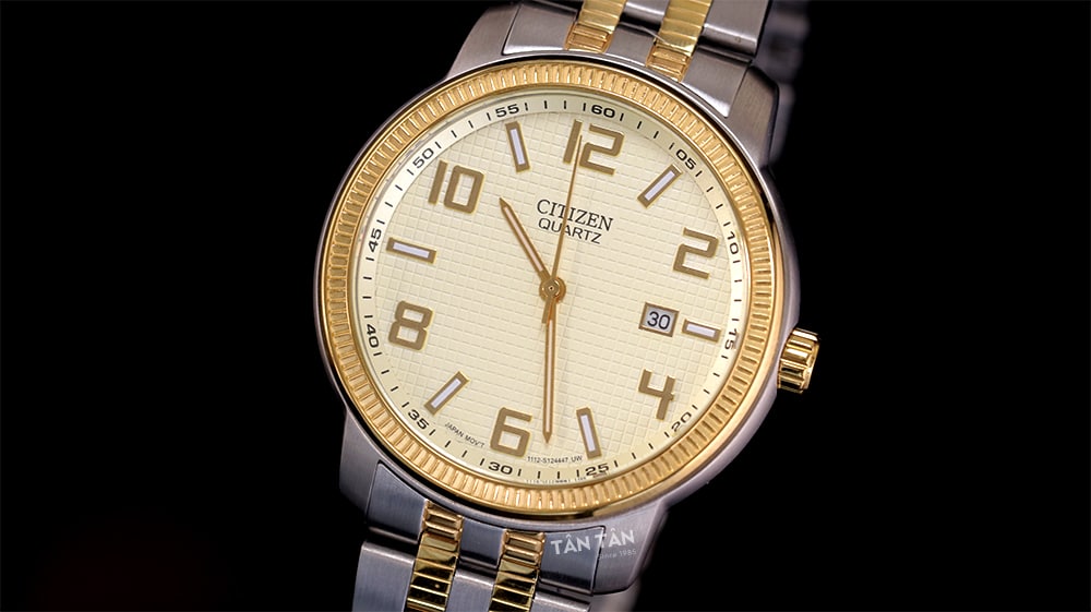 Đồng hồ Citizen BI1084-54P - Mặt số được thiết kế hài hòa giữa các chi tiết