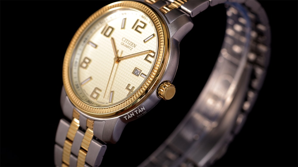 Đồng hồ Citizen BI1084-54P - Toàn bộ phần vỏ đồng hồ làm bằng thép không gỉ nguyên khối chắc chắn