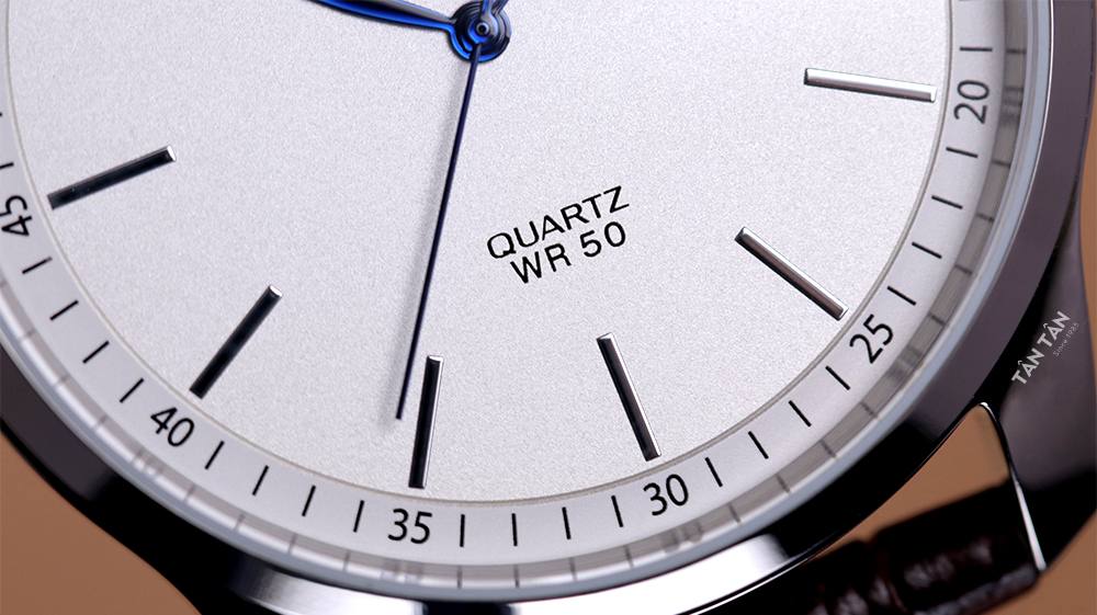 Đồng hồ Citizen BH5000-08A - Trang bị bộ máy quartz với độ chịu nước 50 mét