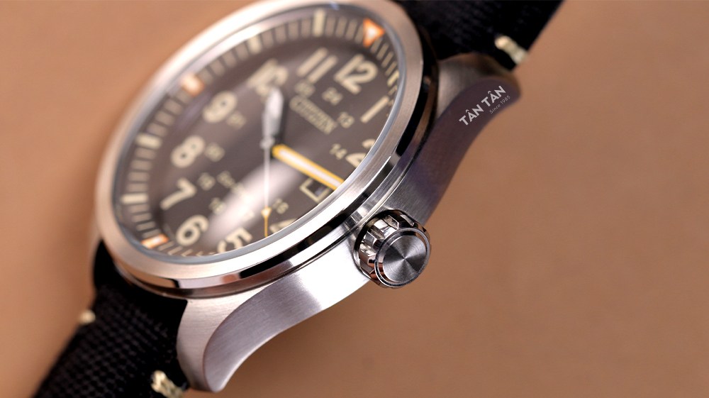 Đồng hồ Citizen AW5000-24E - Bộ vỏ thép nguyên khối chắc chắn