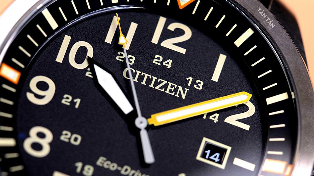 Đồng hồ Citizen AW5000-24E - Bộ kim hình kiếm với hai tông màu trẻ trung