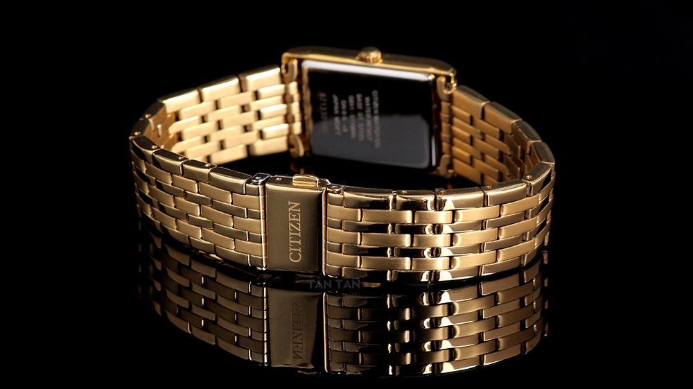 Đồng hồ Citizen BH3002-54E - Dây đeo 7 mắt hoàn thiện tỉ mỉ