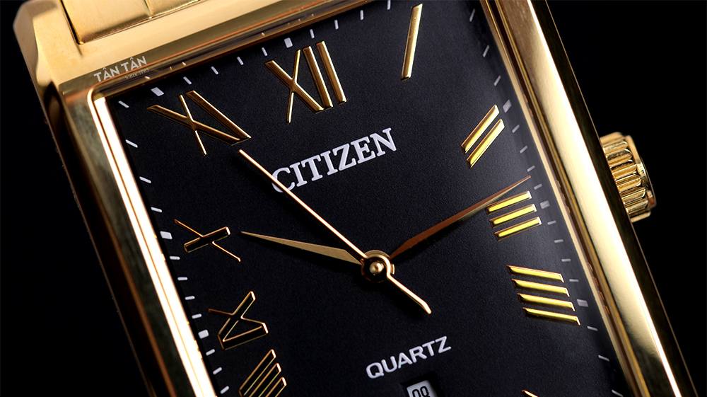 Đồng hồ Citizen BH3002-54E Cọc số được phủ màu vàng gold sang trọng