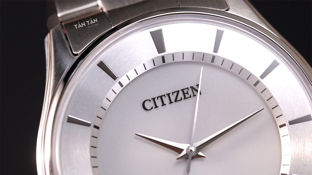 Đồng hồ Citizen BJ6481-58A - Niềng bezel được đánh bóng sang trọng