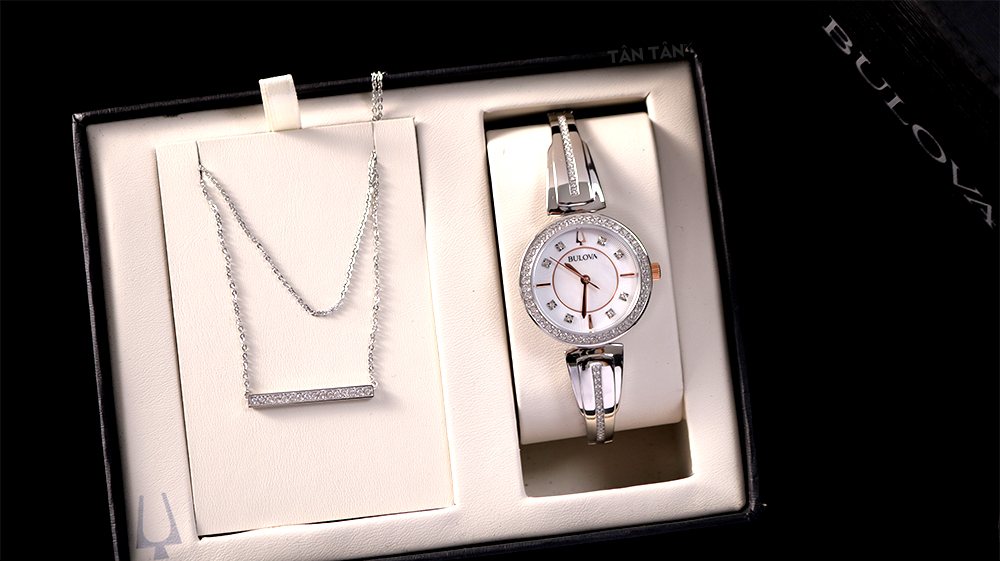 Đồng hồ Bulova 98X126 Set phụ kiện khi mua đồng hồ được tặng kèm