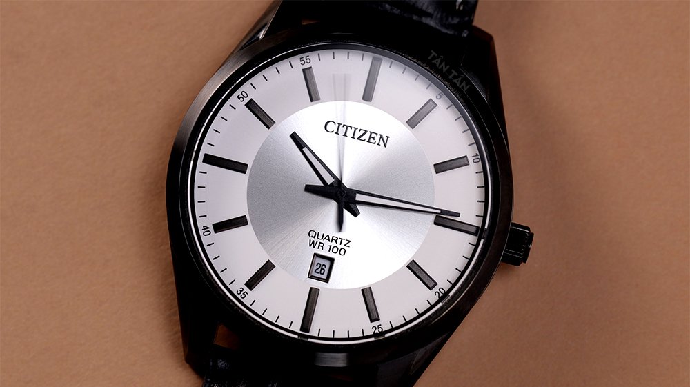 Đồng hồ Citizen BI1035-09A Thiết kế mặt số với tổng thể 2 màu đen và trắng