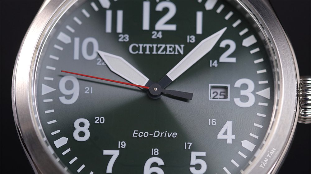 Đồng hồ Citizen AW1620-13X - Tên bộ máy được in dưới góc 6h