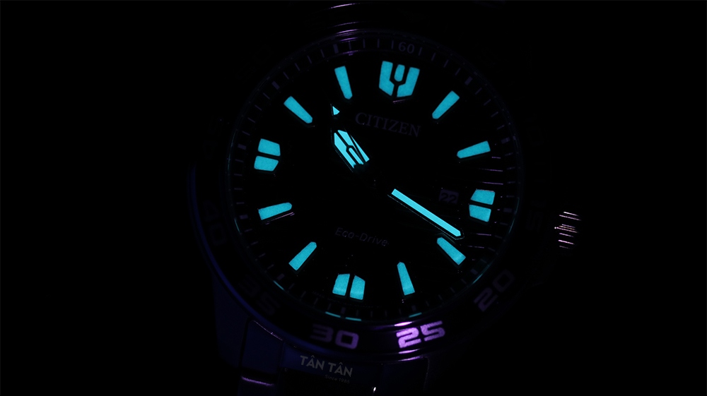 Đồng hồ Citizen AW1524-84E - Hai kim chính và cọc số phủ dạ quang