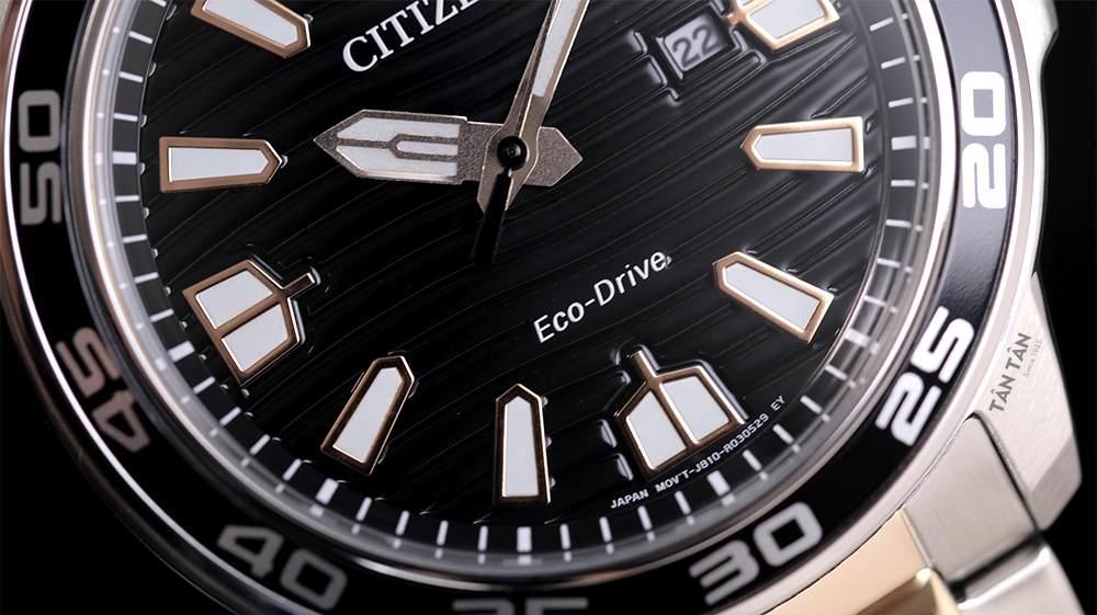 Đồng hồ Citizen AW1524-84E - Ký hiệu bộ máy Eco-Drive ở vị trí 6 giờ