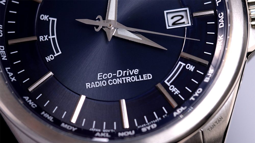 Đồng hồ Citizen CB0250-84L - Tính năng lịch vạn niên tích hợp sẵn bên trong bộ máy