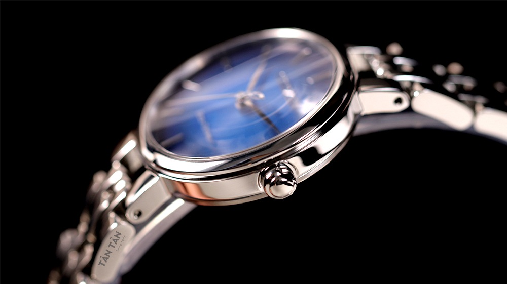 Đồng hồ Citizen EM0990-81L - Thiết kế vỏ đánh bóng sang trọng