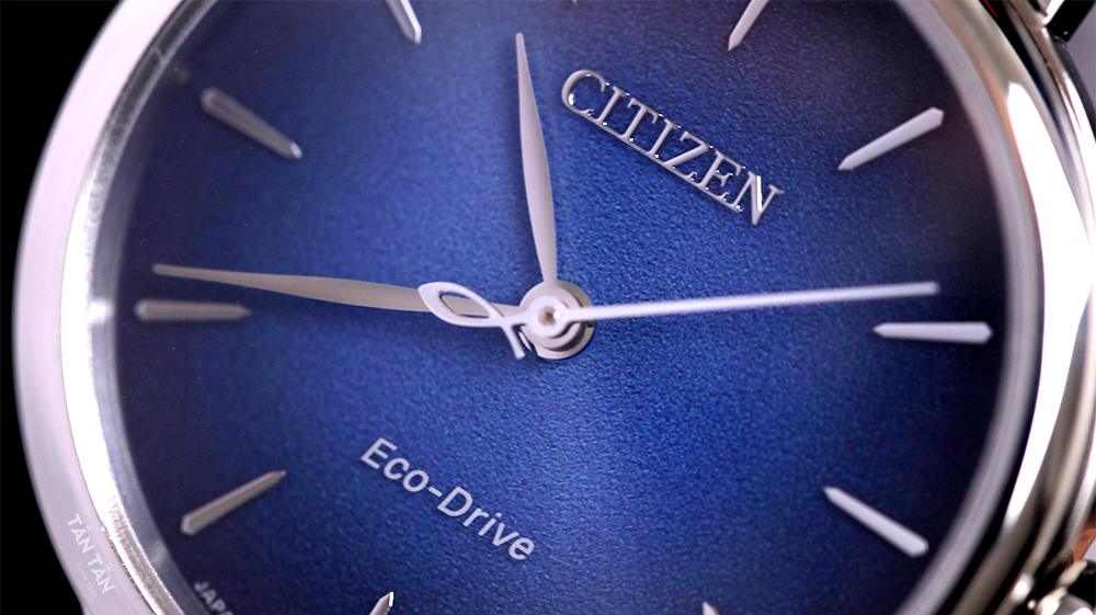 Đồng hồ Citizen EM0990-81L - Bộ kim hình lá liễu với kim giây uốn chữ L đặc trưng