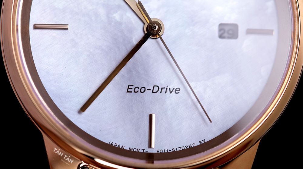 Đồng hồ Citizen EW2539-87Y - Tên bộ máy được đặt ở góc 6h