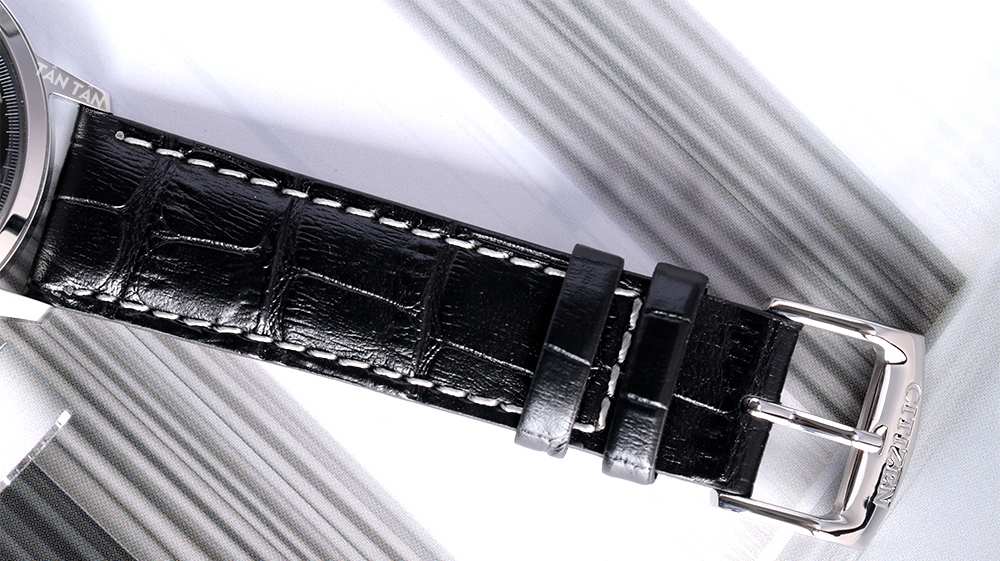 Đồng hồ Citizen CA7061-18E - Dây da dập vân cá sấu với đường chỉ may màu trắng tinh tế