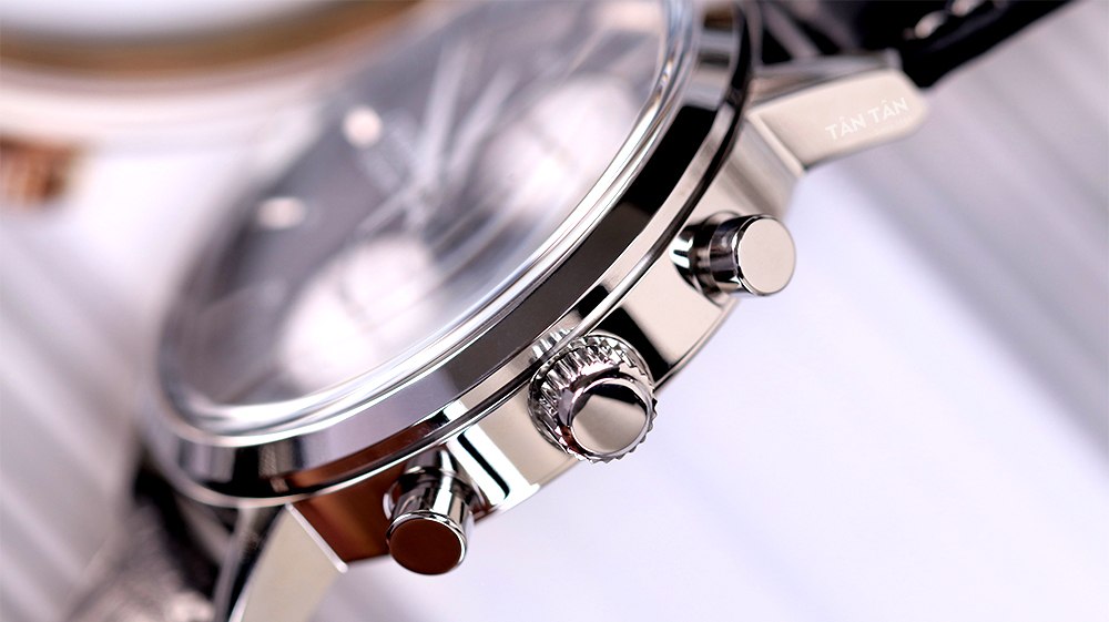 Đồng hồ Citizen CA7061-18E - Thiết kế vỏ thép đánh bóng toàn bộ