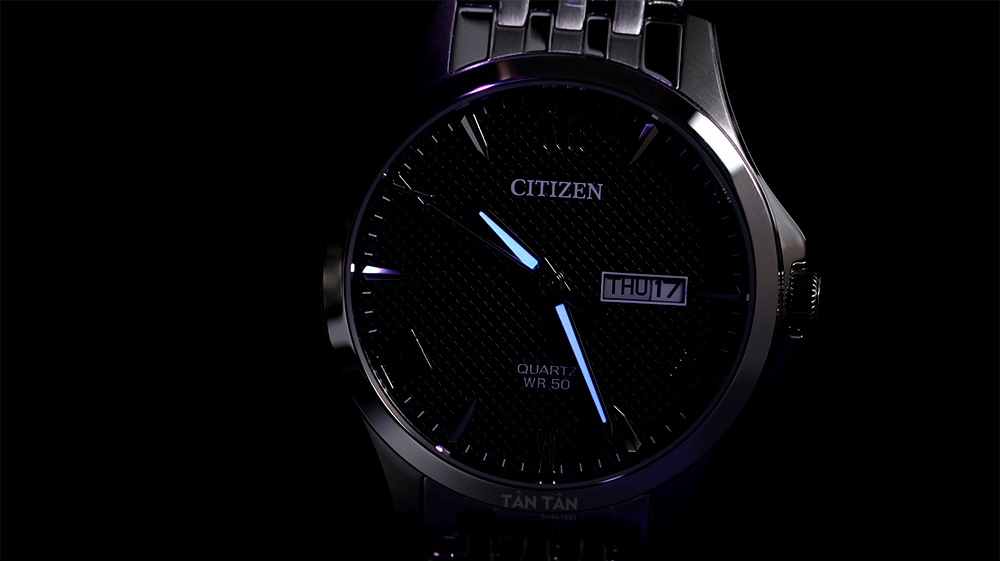 Đồng hồ Citizen BF2020-51E - Bộ kim phát quang trong điều kiện thiếu sáng