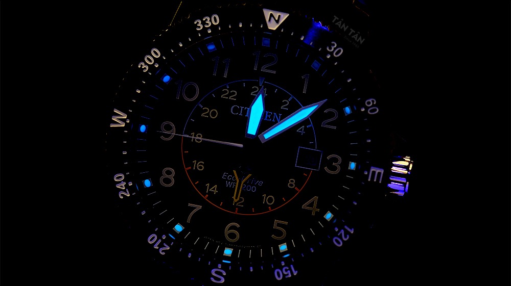 Đồng hồ Citizen BJ7094-59E Chức năng phát quang hỗ trợ xem giờ trong điều kiện thiếu ánh sáng