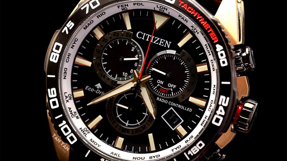 Đồng hồ Citizen CB5038-14E Thiết kế mặt số hiển thị nhiều chức năng
