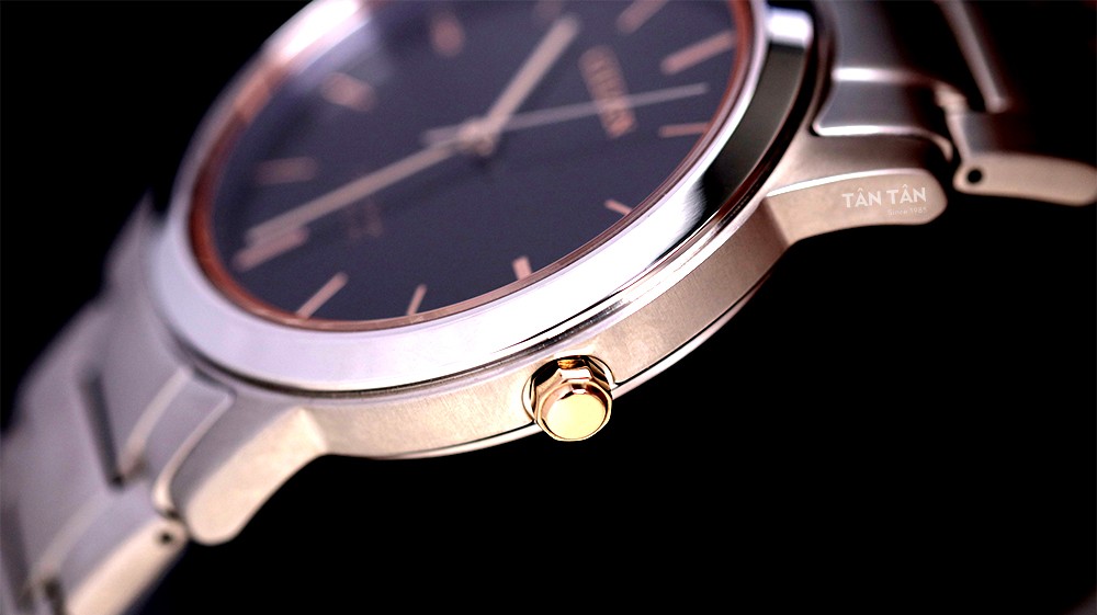 Đồng hồ Citizen AW2024-81E - Đồng hồ được bảo vệ bởi lớp vỏ super titanium