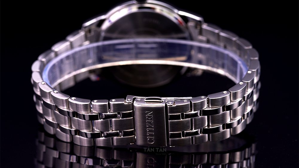 Đồng hồ Citizen BM6970-52E - Dây đeo bằng thép không gỉ cùng khóa bấm tiện lợi