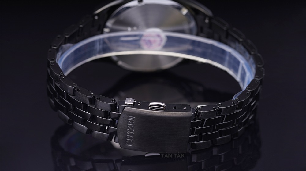 Đồng hồ Citizen BM7565-80E - Dây đeo bằng thép không gỉ cùng khóa bấm tiện lợi