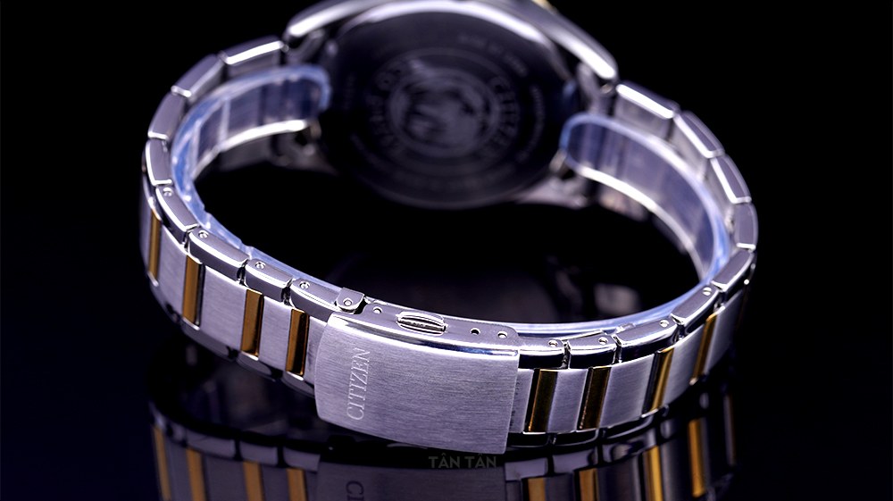 Đồng hồ Citizen BM7354-85A85A - Dây đeo thiết kế demi bằng thép không gỉ cùng khóa gập chắc chắn