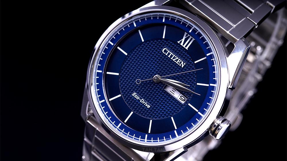 Đồng hồ Citizen AW0081-89L - Mặt số vân Guilloche xanh trang nhã của Citizen AW0081-89L
