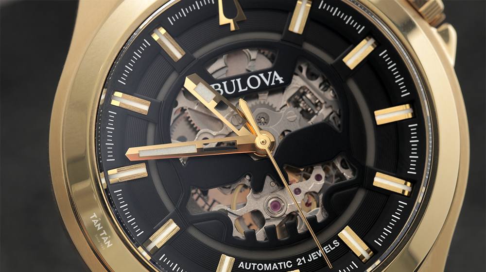 Đồng hồ Bulova 97A148 Bộ kim cách điệu và các cọc số mạ vàng gold đều được phủ dạ quang