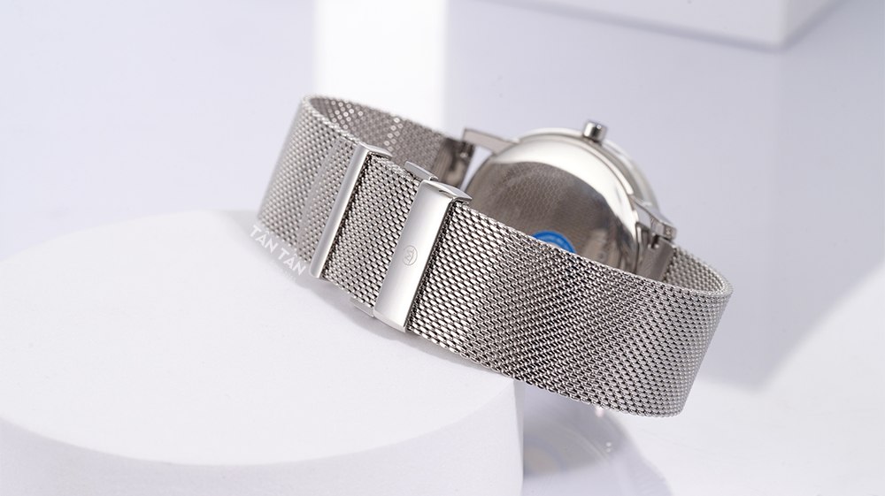 Đồng hồ Movado 0607349 - Dây đeo dạng lưới hiện đại, sang trọng với khóa gập gọn gàng