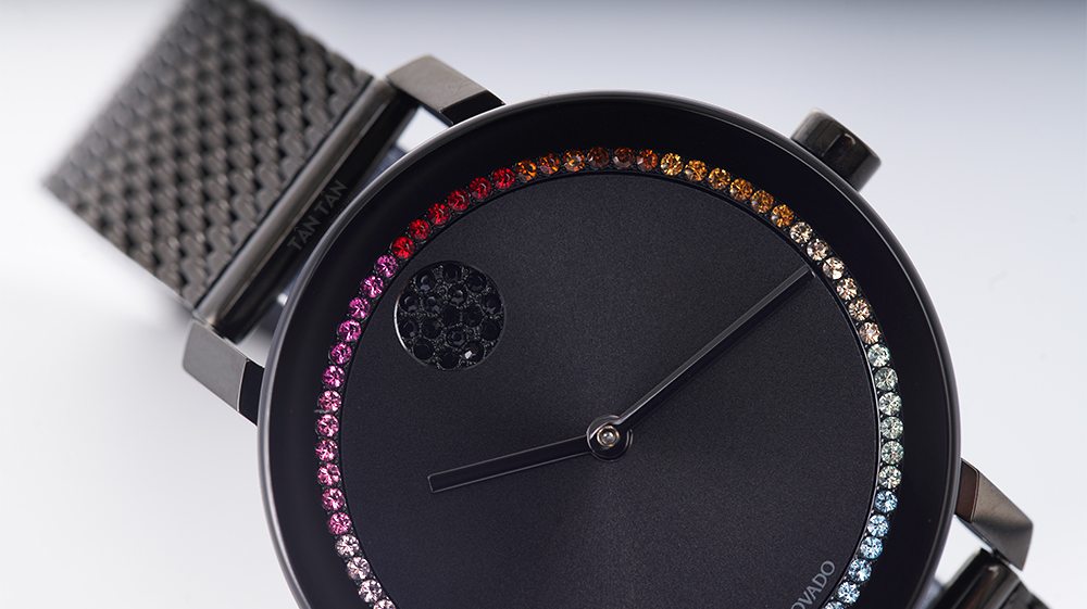 Đồng hồ Movado 3600714 - Movado 3600714 với mặt số được đính Swarovski cầu vồng nổi bật, cuốn hút