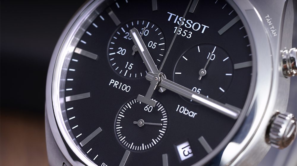 Đồng hồ Tissot T101.417.11.051.00 -  Bộ kim baton được phủ dạ quang hỗ trợ xem giờ trong điều kiện thiếu sáng 