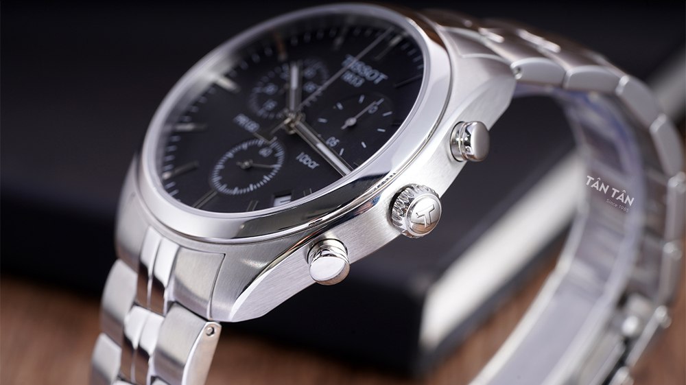 Đồng hồ Tissot T101.417.11.051.00 -  Bộ vỏ thép không gỉ dày dặn được đánh xước phay sang trọng 