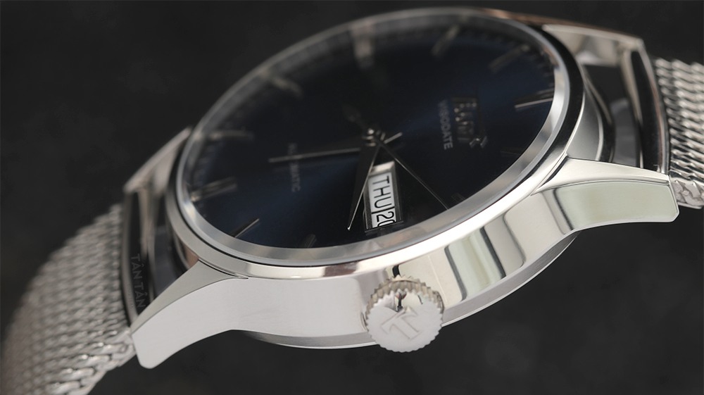 Đồng hồ Tissot T019.430.11.041.00 - Bộ vỏ thép không gỉ dày dặn của đồng hồ Tissot T019.430.11.041.00