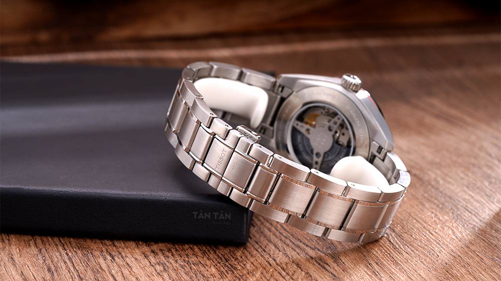 Đồng hồ Tissot PRS 516 T100.430.11.031.00 - Bộ dây đeo thép không gỉ 3 mắt với khóa bướm gọn gàng, chắc chắn 