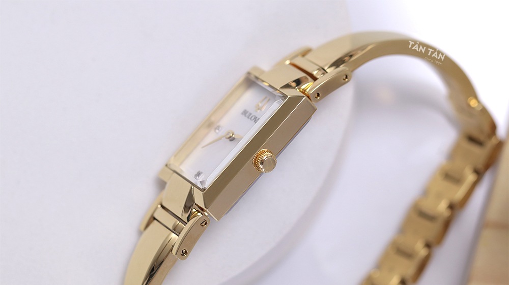 Đồng hồ Bulova 97P141 - Bộ vỏ thép không gỉ hình chữ nhật được mạ PVD vàng gold của Bulova 97P141