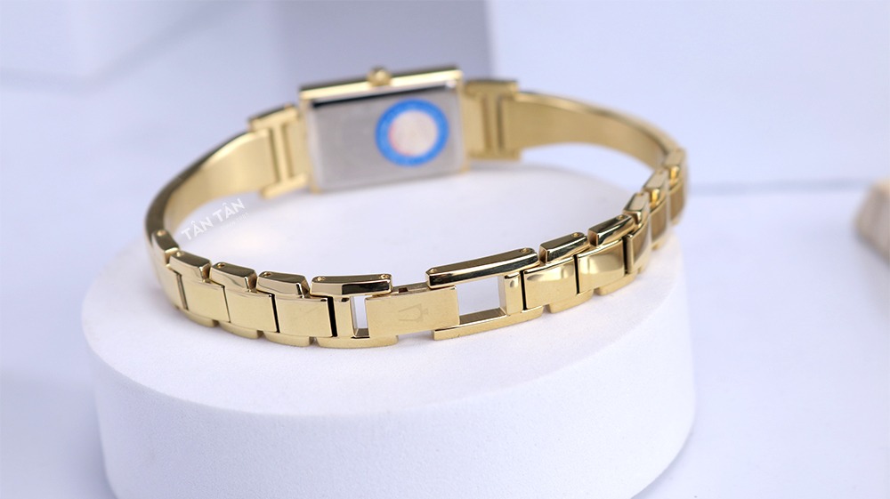 Đồng hồ Bulova 97P141 - Bộ dây màu vàng gold thiết kế nhỏ gọn liên kết mắt xích dạng lắc