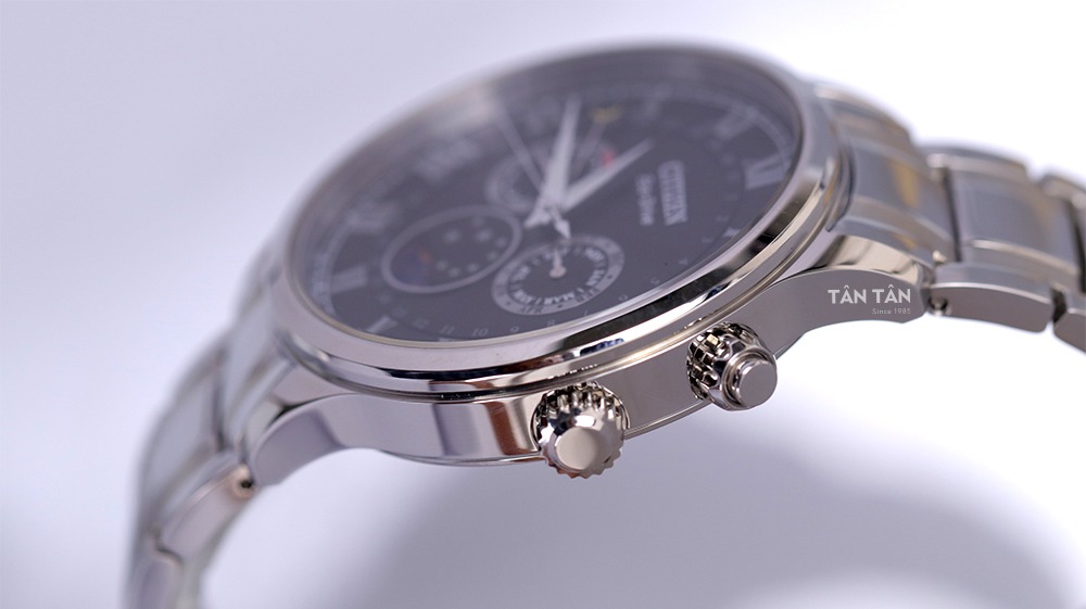 Đồng hồ Citizen AP1050-81E - Bộ vỏ thép không gỉ cứng cáp, sang trọng cùng 2 nút chỉnh tiện dụng