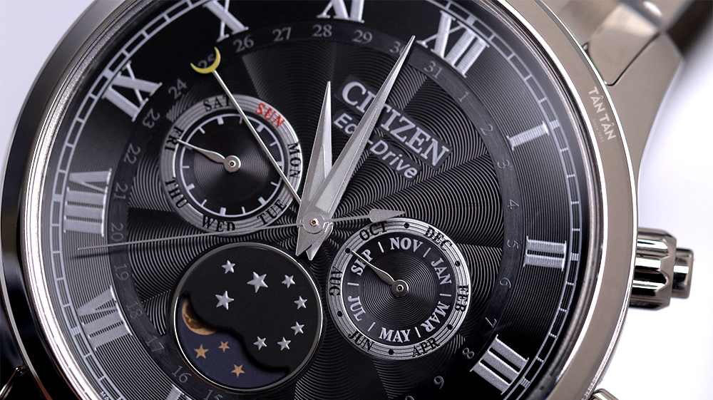 Đồng hồ Citizen AP1050-81E - Lịch tuần trăng Moonphase và kim bán nguyệt độc đáo
