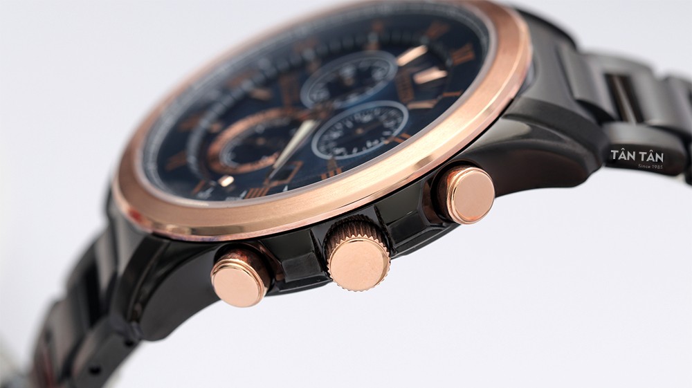 Đồng hồ Citizen BL5546-81L - Núm chỉnh cùng với 2 nút bấm giờ đặc trưng với nút Start/Stop ở góc 2 giờ và góc 4 giờ là nút Reset/Function 