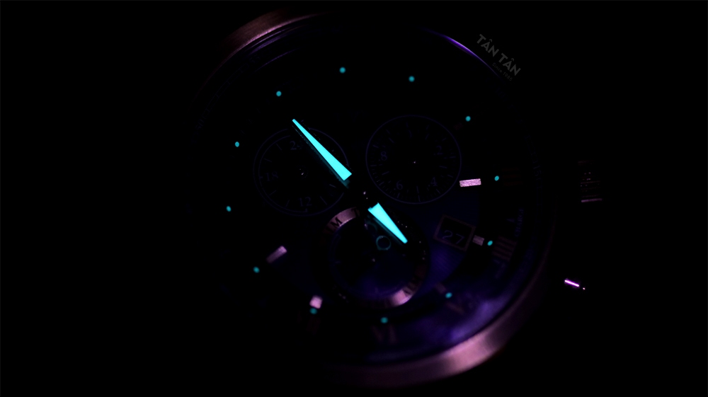 Đồng hồ Citizen BL5546-81L - Bộ kim và các chấm tại mốc giờ được phủ dạ quang hỗ trợ xem thời gian trong bóng tối 