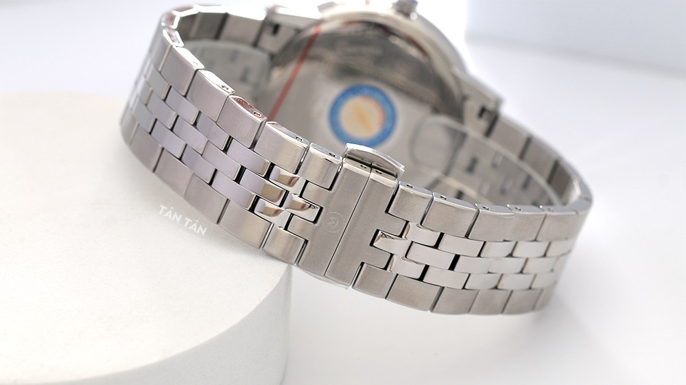 Đồng hồ Movado 0607201 - Dây đeo thiết kế 5 mắt liên kết được đánh bóng xen kẽ xước phay thu hút 